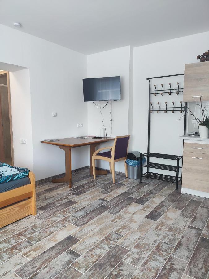 Apartamento Ubytovani Vistarie Červený Kostelec Exterior foto